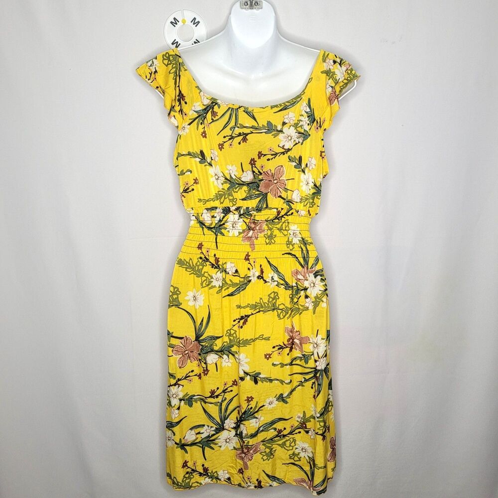GM NWT Yellow Tropical Floral Smocked Waist Dress Medium - Picture 2 of 9